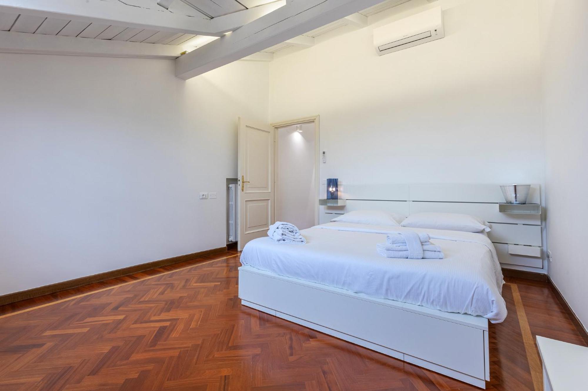 Apartmán Pratello Elegante E Raffinata Mansarda Boloňa Exteriér fotografie