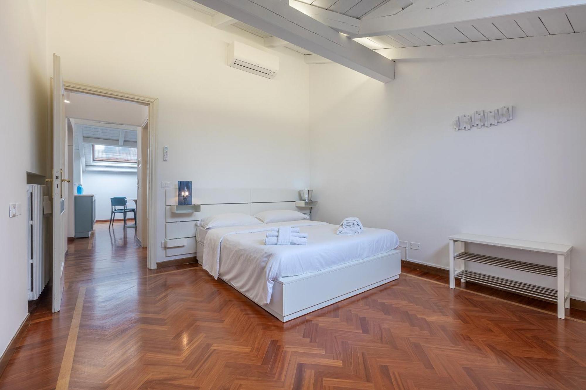 Apartmán Pratello Elegante E Raffinata Mansarda Boloňa Exteriér fotografie